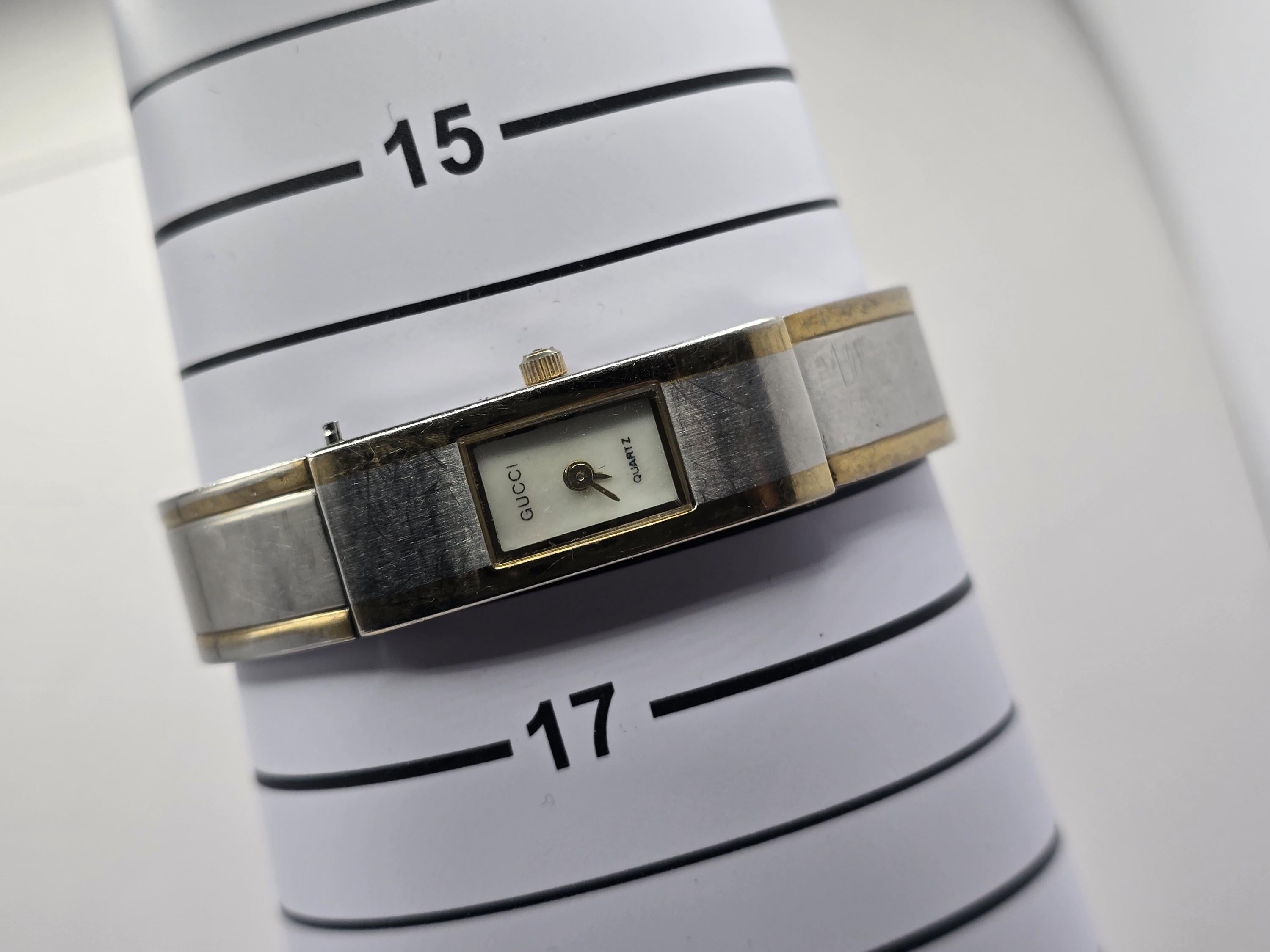 グッチ　レディース腕時計 Vintage Ladies Gucci 2200 Wristwatch Working Boxed - Etsy