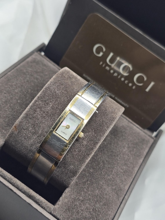 グッチ　レディース腕時計 Vintage Ladies Gucci 2200 Wristwatch Working Boxed - Etsy