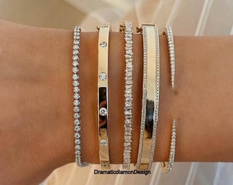 繊細なテニスブレスレット、2列幅広バングル、フラッシュセッティングウェディングブレスレット、トレンディなトラップドバゲットモアッサナイトバングル、クローカフバングル