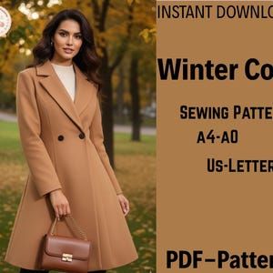 Op de afbeelding: Een vrouw draagt een bruine winterjas met een dubbele rij knopen en houdt een bruine handtas vast. De afbeelding bevat de tekst "Winter Coat Sewing Pattern A4-A0 US-LETTER PDF-Pattern."