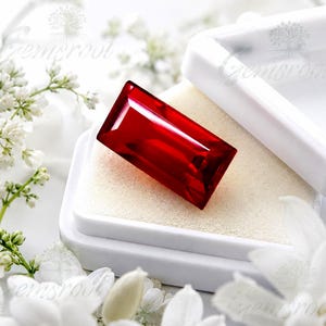 Rubis naturel 18,45 ct, taille émeraude, rouge profond, certifié non traité, idéal pour la création de bagues, pendentifs et bijoux. Pierre de naissance de juillet.