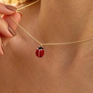 Collar de mariquita de oro macizo de 14 quilates, joyería minimalista con motivos de animales, regalo sentimental de aniversario y cumpleaños para mamá.