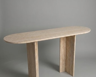 console in grijs travertijn