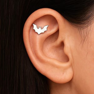 Gothic Vampire Bat Helix Earring, Hidden Cartilage Earring, 18G Cartilage Piercing, Punk Minimalist Jewelry, Medieval Style, Unique Piercing