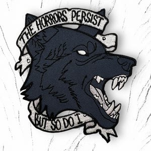 Parche termoadhesivo de Black Wolf "Los horrores persisten"
