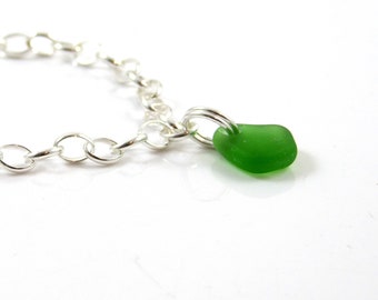 Sea Glass Bracelet, Sterling Silver Bracelet 4mm links, Emerald Green Sea Glass, The Strandline