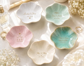 Personalisierte Keramik Ringschale, Benutzerdefinierte Verlobungsring Tablett, Hochzeitsgeschenk für Braut, Herr und Frau Schmuckhalter, Jungvermählten Andenken