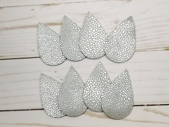 Silver Stingray Foiled Leather Teardrops, 4 Pairs of Tear Drop Shaped  Leather Pieces, Metallic Tear Drops, Leather Shapes for Earring Making 