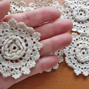 Crochet Flower Lace Appliques, Vintage Crochet Doily Medallion Pieces, Crocheted Flowers, 2.5 to 2.75 inch Small Size