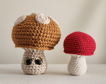 Wzór na szydełkowe grzyby bez szycia, wzór na szydełkowe amigurumi od Rachael's Scraps w terminologii amerykańskiej
