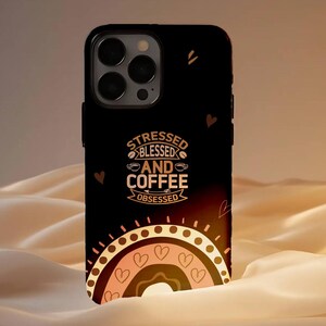 Coque de portable Boho Coffee Obsessed, coque Samsung Galaxy Aesthetic Caffeine Addict, protecteur d'iPhone mignon motif arc-en-ciel, coque citation drôle