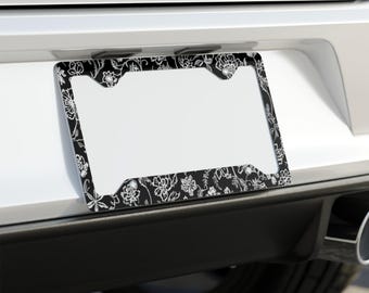 Marco de matrícula de aluminio con diseño floral en blanco y negro - Decoración bohemia para coche