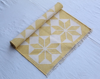 Organic Herbal Cotton Yoga Mat: Handwoven Anti-Slip Exercise Rug