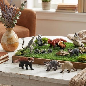 Miniature Raccoon Lemur Figurine, Mini Raccoon Lemur Animals, Small Raccoon Lemur Model Toys, Woodland Mini Animal Decorations