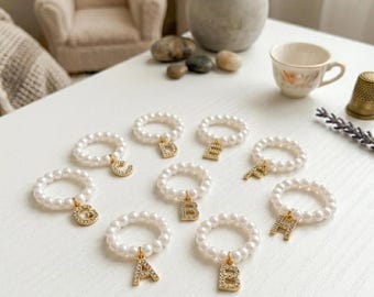 ミニチュアパールイニシャルペンダントネックレスドール用 | 人形用アクセサリーイニシャルネックレス ラインストーンペンダント付き | ファッションドールジュエリー