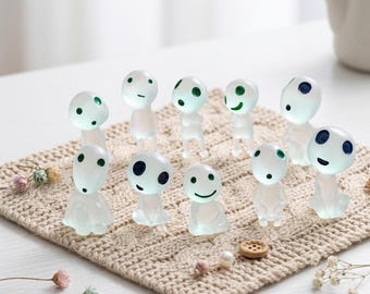 Miniature Glowing Alien & Elf Set, Mini Glow in the Dark Alien Ghost Figurines, Elf Luminous Halloween Decoration for Dollhouse Scenes