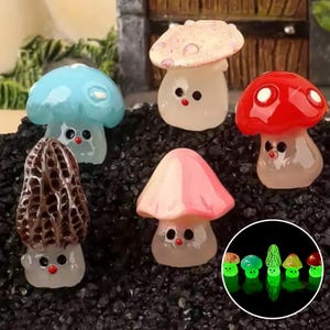 Miniature Luminous Mushrooms Fairy Garden, Miniature Light-Up Mushrooms, Cute Mushroom Moss Miniature Decor Terrarium Landscape Accessories