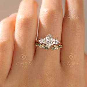 Ensemble unique de bagues de fiançailles marquise | Ensemble de bagues de fiançailles en or jaune d&#39;inspiration vintage | Bague diamant marquise | Ensemble d&#39;alliances