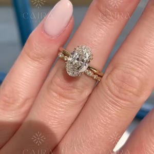 2 CT Oval 8 V Prongs Lab Diamond Minimalist Engagement Ring, Luxury Engagement Ring, Perfect for the modern bride-to-be Ring