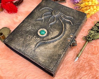 Handgefertigtes Leder Oktopus Buch: Steampunk Grimoire mit Schmuckstein