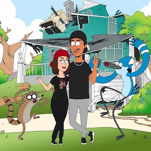 Op de afbeelding: Een digitale illustratie van een stel en stripfiguren voor een huis met een auto op het dak. Het stel draagt casual kleding. De stripfiguren zijn een wasbeer en een blauwe gaai.