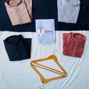 Herren Kurta Pyjama Set, schöne Val-Moti Handarbeit Kurta für Männer, indische Hochzeit tragen blaue Kurtas, Onam Festival Wear Cream Man Silk Outfit
