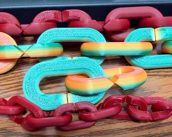 3D Printed Reptile, Bird, Critter Chain Decor | Custom Color Hanging Enrichment | Terrarium & Cage Accessory
