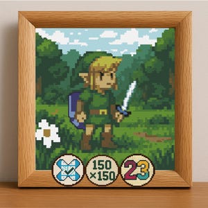 Könnte beinhalten: Gerahmte Pixelkunst eines Charakters in grüner Tunika und Hut, der ein Schwert hält, in einer Waldszene. Das Kunstwerk befindet sich in einem Holzrahmen. Das Bild enthält drei kreisförmige Symbole mit Zahlen und Symbolen.