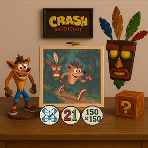 Peut inclure: Ensemble d'objets sur le thème de Crash Bandicoot. Comprend une image encadrée en pixel art de Crash en train de courir, une figurine de Crash Bandicoot, un masque en bois d'Aku Aku, une caisse en bois avec un point d'interrogation et une enseigne "Crash Bandicoot".