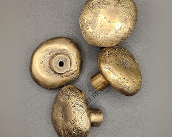 Rustieke massief messing ladeknoppen – Handgemaakte kastgrepen met textuur – Vintage gouden kastgrepen – (set van twee)