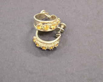 Brincos vintage de strass âmbar dourado: bijuteria retrô