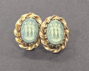 Orecchini a clip vintage con cammeo blu: filigrana d'oro, tre grazie
