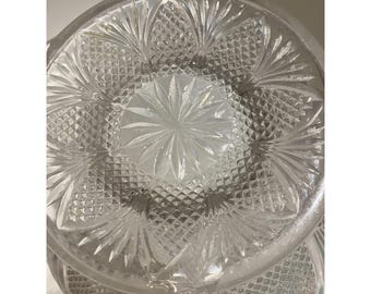 Vintage Early American Pattern Glass (EARP) Schale mit langem Blatt und Karde - Ausgezeichneter Zustand.