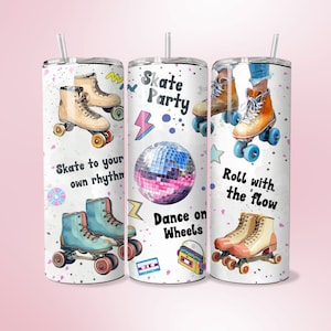 Puede incluir: Tres vasos de acero inoxidable blancos con diseños coloridos que incluyen patines, una bola de discoteca y el texto "Skate Party", "Skate to your own rhythm", "Dance on Wheels" y "Roll with the flow".