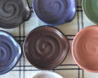Wheel Thrown Stoneware Spoon Rest – Handmade Ceramic Kitchen Gift, Pottery Spoon Holder