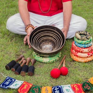 Full Moon Chakra Singing Bowl Set: 7-Metal, Tuned for Sound Healing