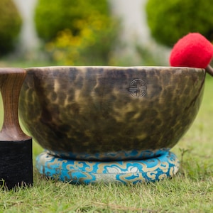 Full Moon Singing Bowl: Hand-Hammered Tibetan Bowl for Sound Healing