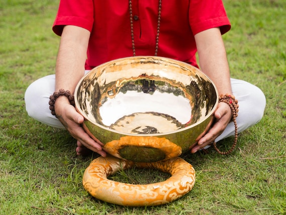 Handmade 7 Metal Tibetan Singing Bowl: Polished Golden Sound Healing from Nepal