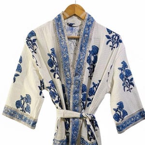 Handtryckt våffelmorgonrock, blå blommig boho loungemorgonrock