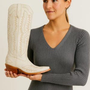Women’s Western Cowboy Boots – Pointed Toe Thick Heel Oversized Embroidered Cowgirl Boots for Country Wedding or Festival