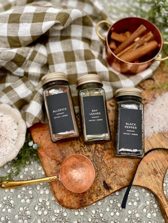 Etiketten für Gewürzgläser • Schwarze Kollektion • Wasser- und Ölbeständige Aufkleber • Küchen Organisation Aufkleber • Design von The Dweling Company
