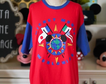 Authentic Disney Vintage 1990's "Mickey Mouse Worldwide" Oversized T-Shirt (L-XL)