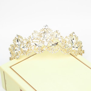 The Rapunzel Tiara Disney Gold image 2