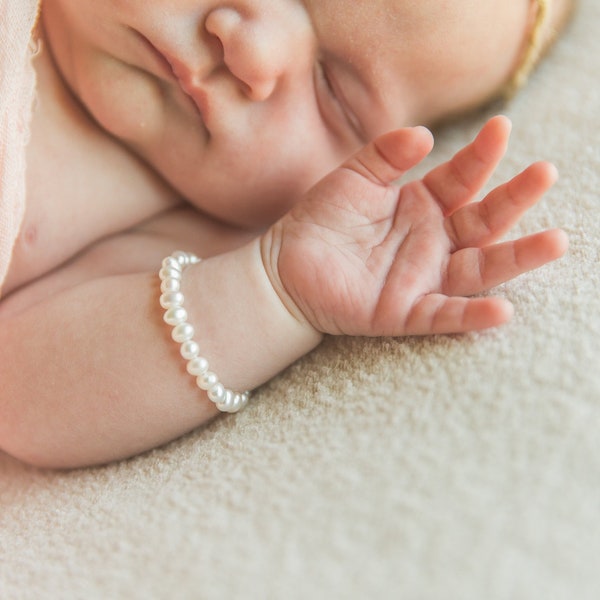 Baby Pearl Bracelet, Baby Bracelet Freshwater Pearls and Sterling Silver, Baby Keepsake Bracelet, Pearl Baby Bracelet, Newborn Bracelet