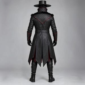 Front and back views of a handmade black and burgundy leather plague doctor costume featuring a long gothic coat, quilted red panels, lace-up chest, buckle closures, waist belt, fur-trimmed shoulders, high collar, split coat tails, matching leather bracers, black gloves, pants, tall boots, wide-brim hat, and classic beak mask with round red lenses. Ideal for Halloween cosplay, gothic steampunk events, Renaissance fairs, LARP, costume parties, stage performances, and dark fantasy looks.
