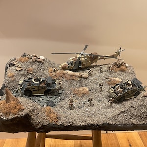 Lynx- en 2 Supercat-jakhalzen met soldatendiorama, Airfix-schaal 1/48, &#39;Trouble in the Desert&#39;