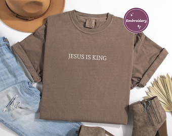 Camiseta "Jesús es el Rey", camiseta bordada con colores cómodos, camiseta bordada, camisetas de tendencia, camiseta personalizada, camiseta bordada personalizada