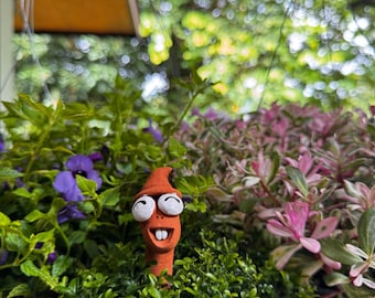 Lustiger handgemachter Ton Wurm mit Hut: Goofy Handgemachter Terrakotta Blumentopf Ornament