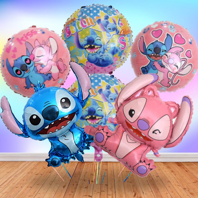Puede incluir: Un conjunto de globos de aluminio con los personajes Stitch y Angel de la pel&iacute;cula animada Lilo & Stitch. Los globos son de varias formas y colores, incluyendo azul y rosa, con ilustraciones de los personajes y la palabra "Kiss".