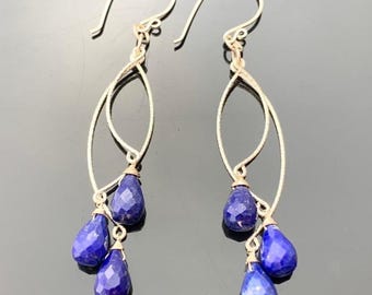 Långa örhängen med lapis lazuli-ljuskrona · 925 sterlingsilver · Djärva blå ädelstenshängen